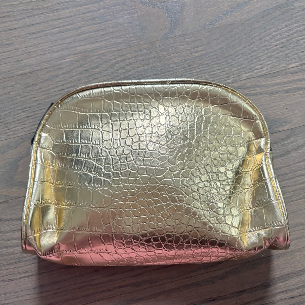 Mac gold metallic makeup bag - Picture 3 of 5